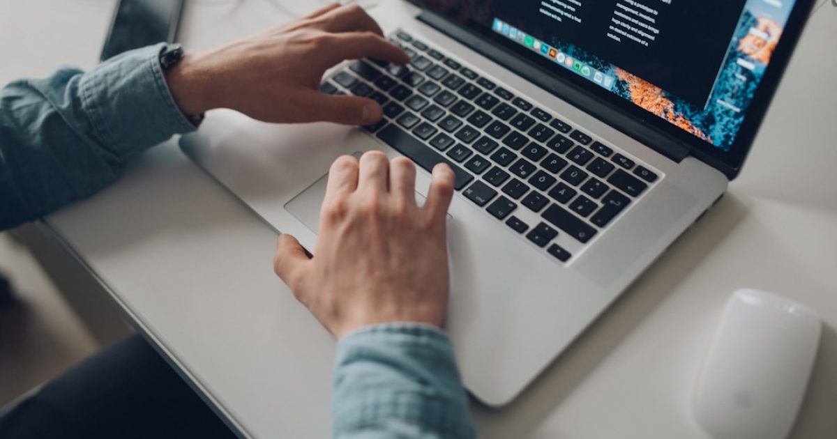 Pacotes Hosting + Domínio: A Solução Completa para o Teu Site